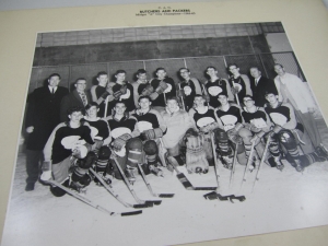 An old hockey team photo from the late 60s